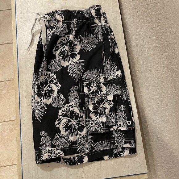 Ocean Pacific OP Mens Black and White Hawaiian Floral Print Swim Trunks - Picture 5 of 7